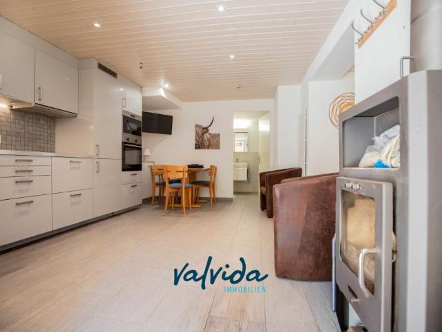 Moderne 3.5 Zimmerwohnung in Varen zu vermieten