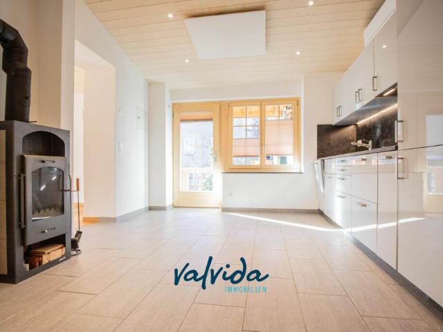 Moderne 3.5 Zimmerwohnung in Varen zu vermieten