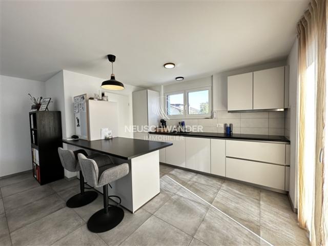 Moderne 3,5 Zimmer Eigentumswohnung zum Verkauf in Boécourt