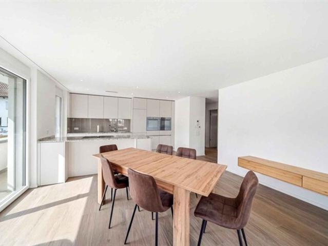 MODERNE 3.5 ZIMMER EIGENTUMSWOHNUNG MIT BALKON UND MINERGIE STANDARD