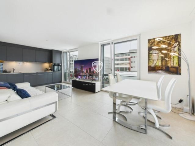 Moderne 3.5 Zimmer Penthousewohnung mit Loggia in Zürich