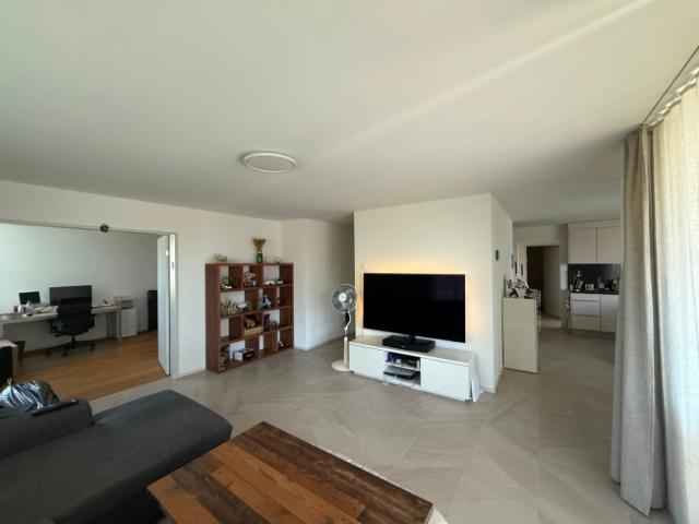 Moderne 3.5 Zimmer Wohnung mit Balkon in Flamatt mieten