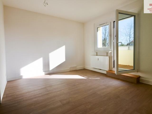 Moderne 3 Raum Wohnung mit Balkon, Badewanne und Dusche zu vermieten!
