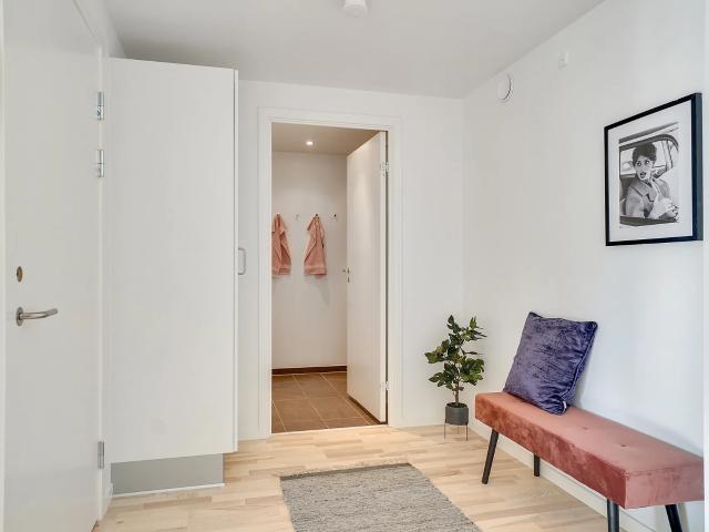 Moderne 3 værelses lejlighed i centralt Valby