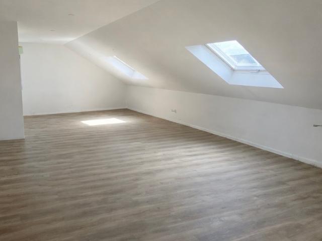 Moderne 3 Zimmer Dachgeschosswohnung in Ringheim – frisch renoviert & klimatisiert