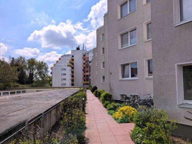 Moderne 3 Zimmer Wohnung mit Balkon & Garage in zentraler Lage von Neuenhäusen, Celle