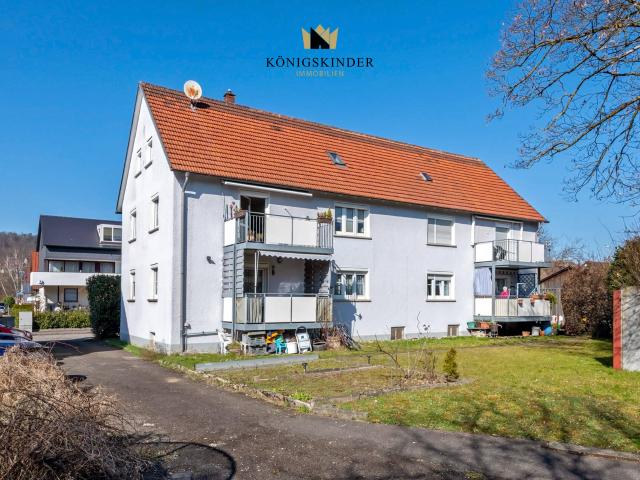 Moderne 3 Zimmer Wohnung mit Stellplatz und ausgebautem Abstellraum im Dachgeschoss in Ebersbach