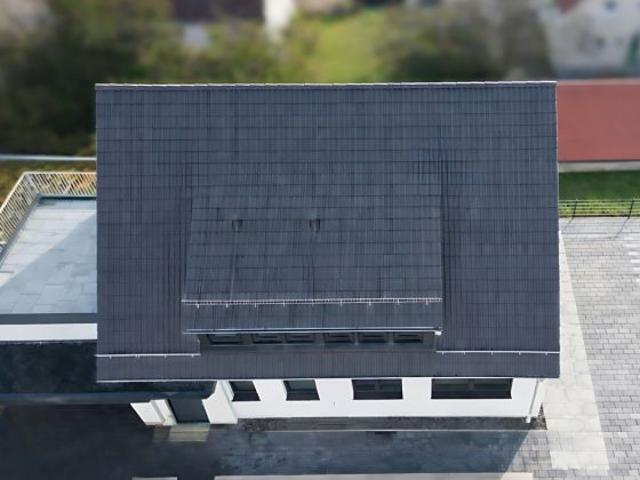 Moderne 3 Zimmer Wohnung mit Terrasse und Parkplatz