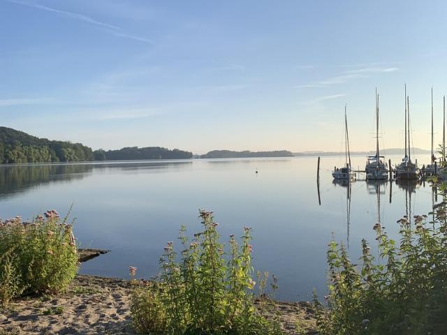 Moderne 3 Zimmerwohnung direkt am See mit Südwestbalkon