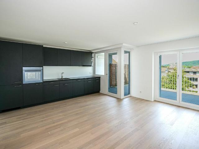 Moderne 3 Zimmerwohnung mit grossem Balkon