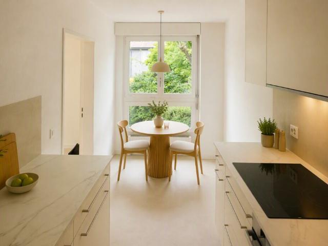 Moderne 4.5 Zi Wohnung mit 2 Balkonen und AEP / neue Küche und Bäder