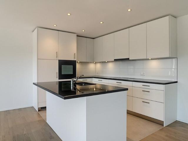 Moderne 4.5 Zimmerwohnung in Heitenried