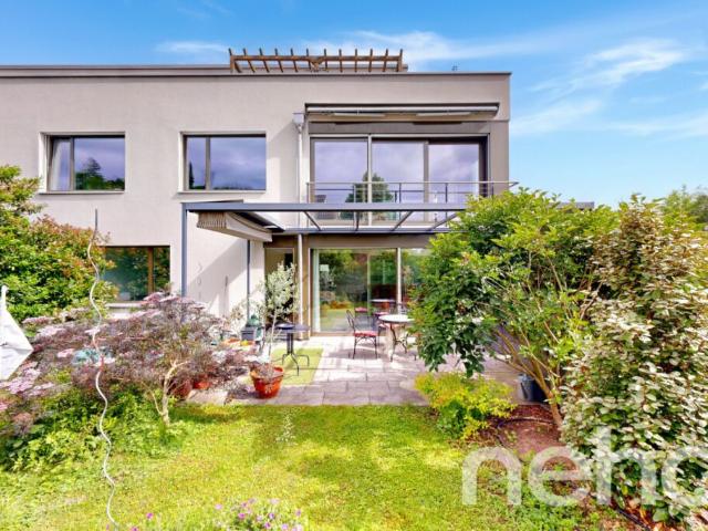 Moderne 4.5 Zimmer Maisonettewohnung mit Garten und Studio