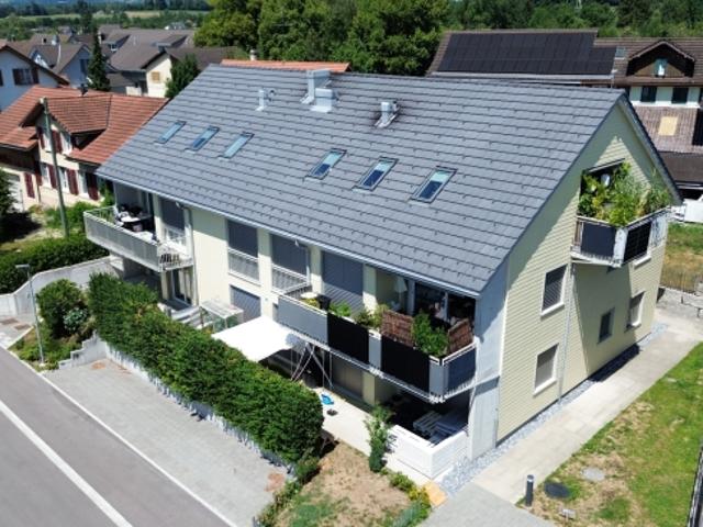 Moderne 4.5 Zimmer Wohnung mit Bergsicht und ruhiger Lage