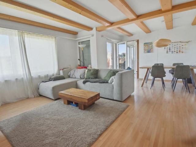 Moderne 4.5 Zimmer Wohnung mit praktischem Zusatzraum