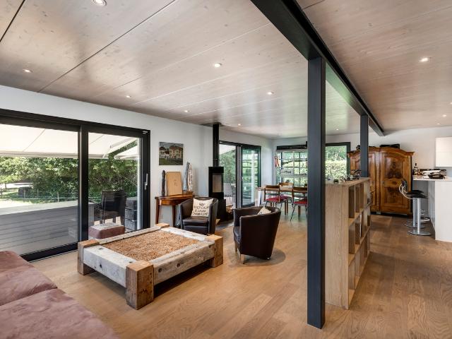 Moderne 4.5 Zimmer Villa mit Blick auf die Landschaft