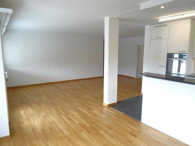 Moderne 4.5 ZW à 95 m² im 2. OG mit grossem Balkon