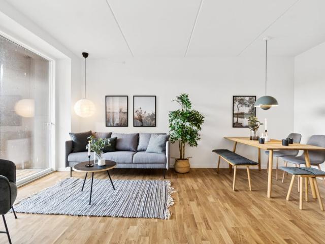 Moderne 4 værelses med stor altan og fællestagterrasse