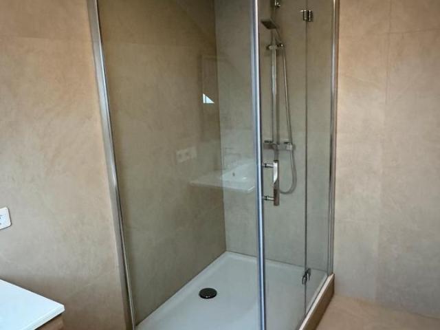 Moderne 4 Zimmer DG mit Klima & Einbauküche