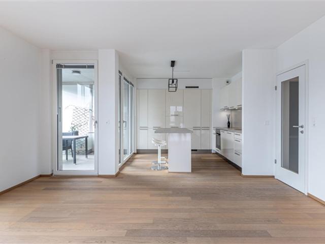 Moderne 4 Zimmer Wohnung mit Loggia
