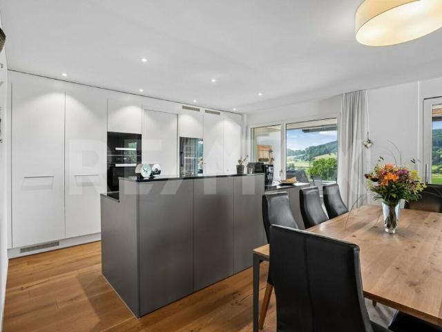 Moderne 4½ Zimmer Wohnung mit traumhafter Aussicht