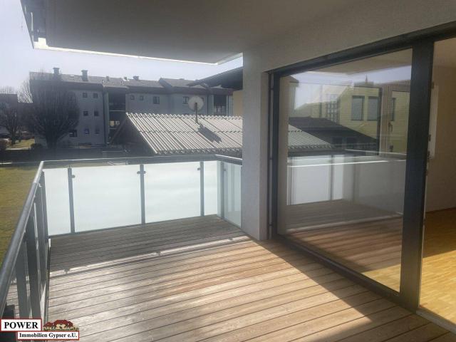 Die perfekte Familienwohnung mit 2 großzügigen Balkonen & Carport!