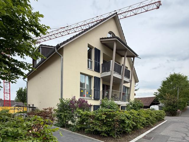 Moderne 5.5 Zimmer Maisonette Wohnung mit Balkon in Muri