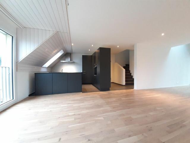 Moderne 5.5 Zimmer Maisonette Wohnung an zentraler Lage