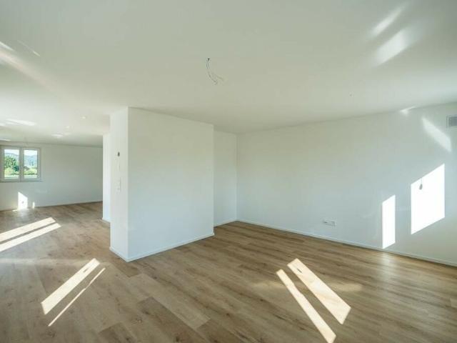 Moderne 5 Zi. Maisonettewohnung mit grosszügigem Balkon