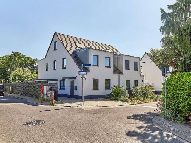 Moderne 5 Zimmer Doppelhaushälfte vom Architekten zu verkaufen ca. 6950 €/m²!