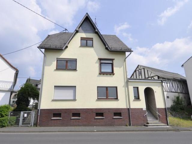 Moderne 6 Zimmer Wohnung mit Dachterrasse in Puderbach zum 01.07.2025 zu vermieten!