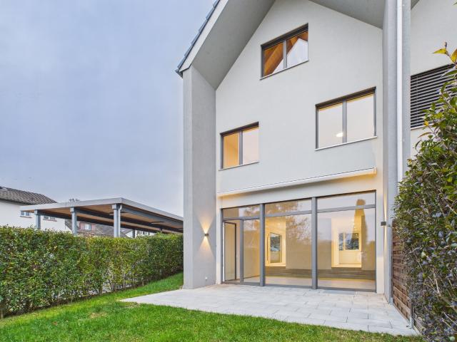 Modernes 5.5 Zimmer Reihenhaus in exklusiver und bevorzugter Lage in Allschwil