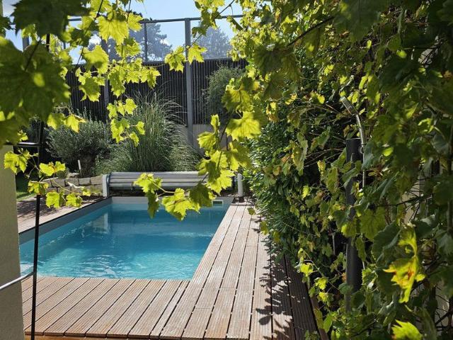 Modernes 6 Zi EFH mit Pool, Sauna und Gartenidylle Am Waldrand von Mainz Lerchenberg