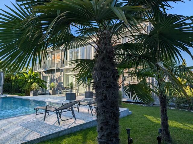 Modernes 7.5 Zimmer Einfamilienhaus mit Pool und Sauna