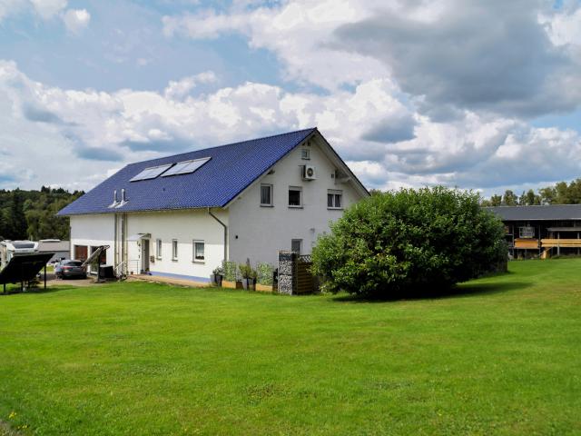 Modernes Wohn und Geschäftshaus auf großem Grundstück in der Nähe von Westerburg!