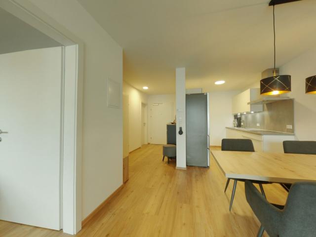 Modernes Wohnglück Stilvolle 2 Zimmer Wohnung mit Carport & Balkon in Radfeld zu Verkaufen