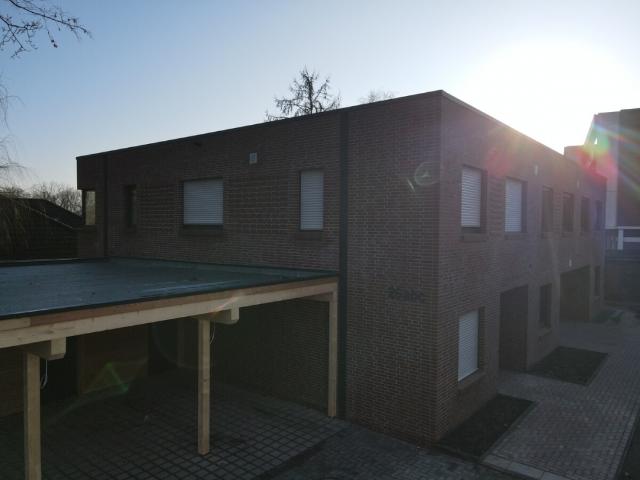 Modernes Wohnen im Neubau – 5 Zimmer Einheit mit Terrasse & Carport