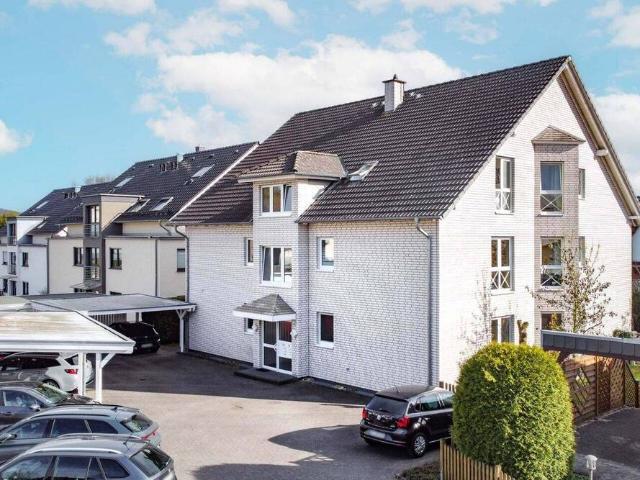 Modernes Wohnen in attraktiver Lage: 3 Zimmerwohnung mit Terrasse und 2 Stellplätzen in BI Quelle
