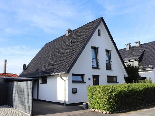 Modernes Wohnen mit Charme Saniertes Einfamilienhaus mit Garten & Carport PREIS OPTIMIERT