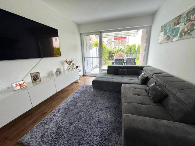 Modernes Wohnen mit Gartenidylle in beliebter Wohngegend