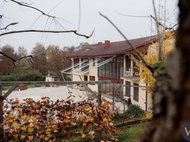 Modernes Wohnen trifft auf Entspannung – Ihr Zuhause mit Luxus und Komfort. !