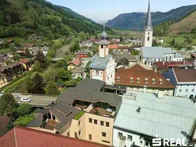 Modernes Wohnen trifft auf historisches Stadtturm Haus. Ihr Lebens t raum in der Künstlerstadt Gmünd. PROVISIONSFREI FÜR DEN KÄUFER!