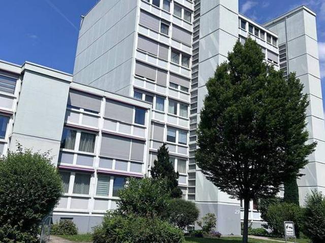 Modernes Wohnen über den Dächern Balingens mit Sonne, Stil & Stellplatz