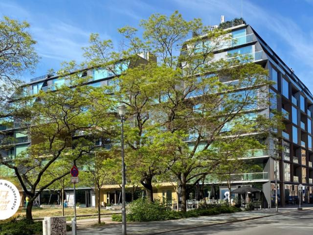 Modernes Designer Corner Parkfront Apartment im LUX Projekt in bester City Lage