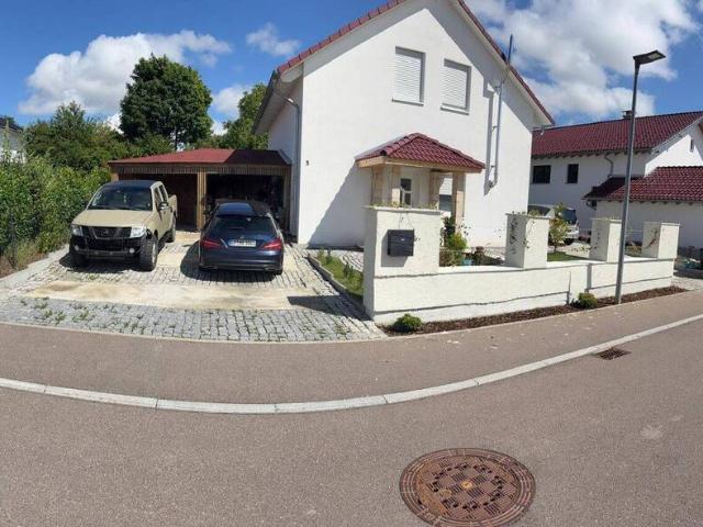 Modernes Einfamilienhaus mit Doppelgarage und traumhaftem Garten Ihr Zuhause zum Wohlfühlen!