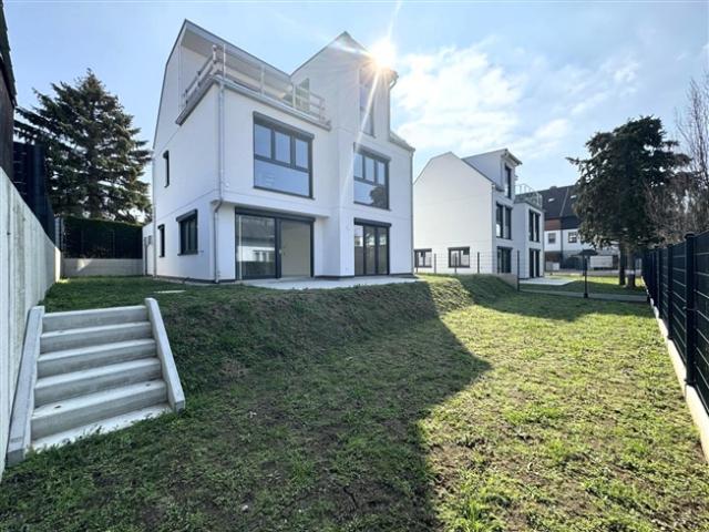 Modernes Einfamilienhaus mit Garage, provisionsfrei für den Käufer / Modern Detached House with Garage, Commission free for the Buyer /
