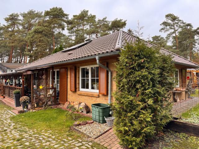 Modernes wohnen auf einer Ebene mit Gartenidylle Groß Glienicke