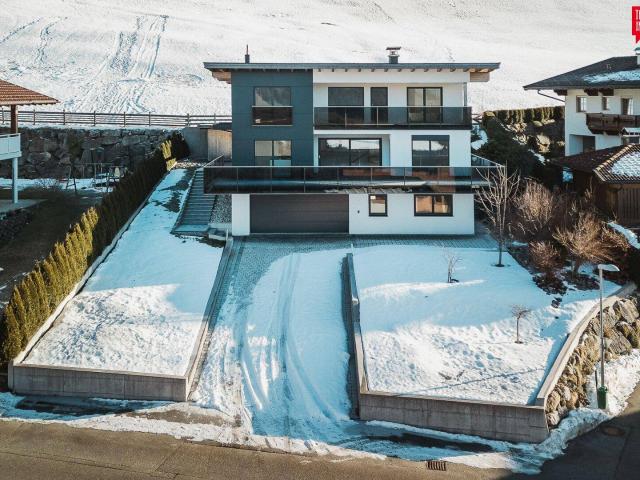 Modernes Einfamilienhaus mit Garten, Panoramablick und hochwertiger Ausstattung