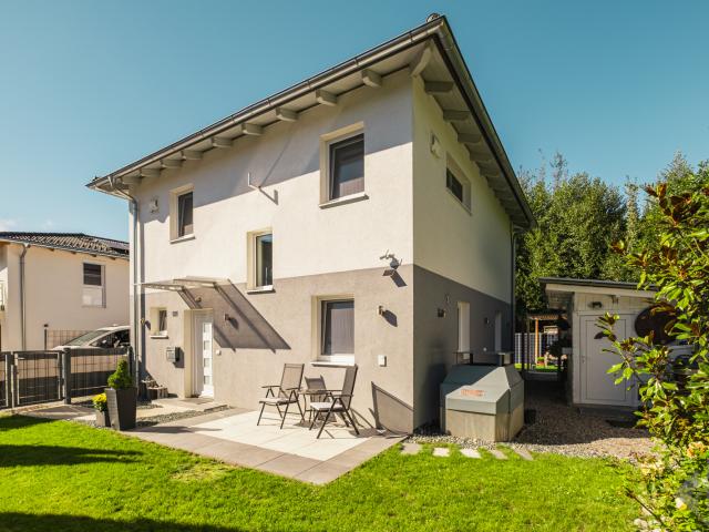 Modernes Einfamilienhaus mit sonnigem Garten in Bergheim