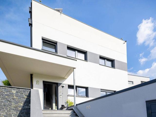 Modernes Einfamilienhaus mit traumhaftem Ausblick, nur wenige Minuten zum Attersee